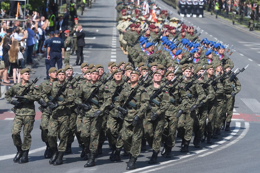 Defilada z okazji Święta Wojska Polskiego [ZDJĘCIA!]