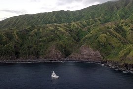 Samo JEDNA ŽENA I 32 MUŠKARCA ŽIVELI SU NA OVOM OSTRVU punih 6 godina: Ono što su joj radili bila je najgora NOĆNA MORA svake žene i pravo je čudo kako je SPASILA ŽIVU GLAVU