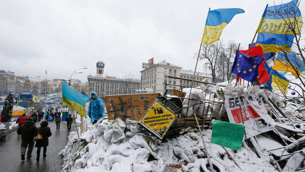 Premier Ukrainy Mykoła Azarow oświadczył dzisiaj, że konflikt w jego kraju jest sztuczny i podsycany zza granicy. Ocenił, że antyrządowe protesty na Majdanie Niepodległości w Kijowie nie służą obronie interesów zwykłych ludzi, lecz politycznych awanturników.