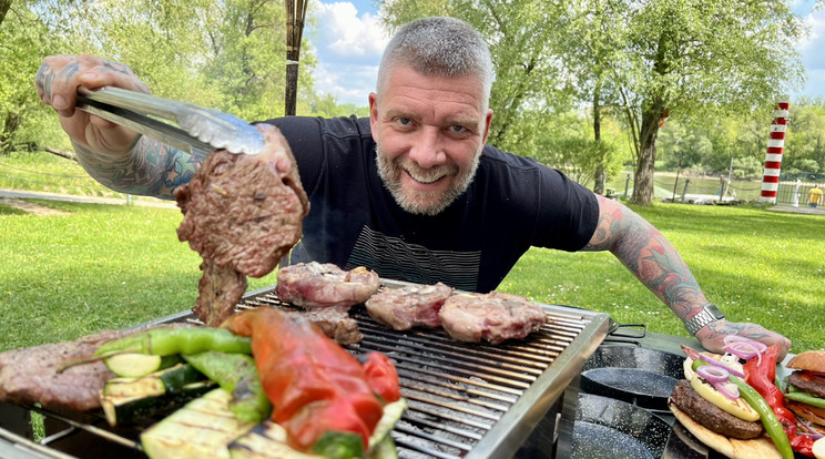 Serényi Zsolt megmutatta a Blikknek hogyan lehet egyszerűen ínycsiklandozó grill ételeket készíteni/Foto: Kiss Rachel