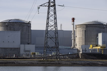 Francja zamyka najstarszą elektrownię jądrową