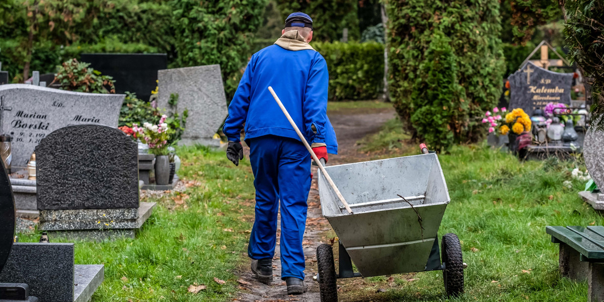 Posprzątają groby seniorom