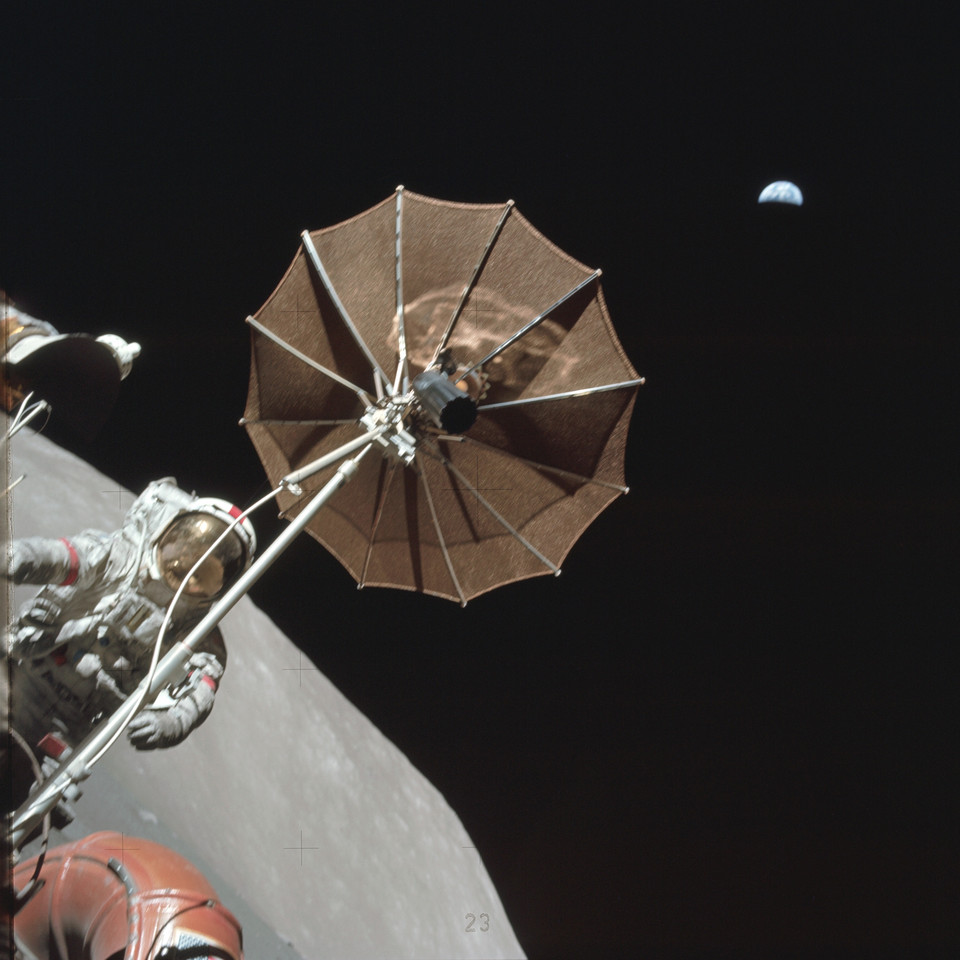Eugene Cernan i antena księżycowego łazika, misja Apollo 17, grudzień 1972 rok