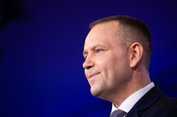 prezydent nawrocki stawił czoła najsilniejszemu człowiekowi na świecie. sikorski od razu skomentował