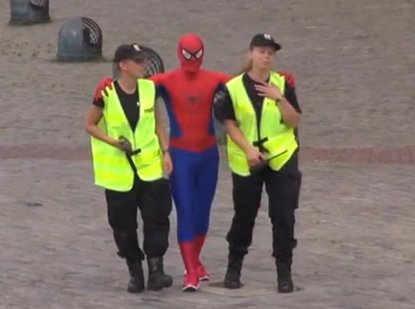 SA Wardęga przebierał się m.in. za spidermana