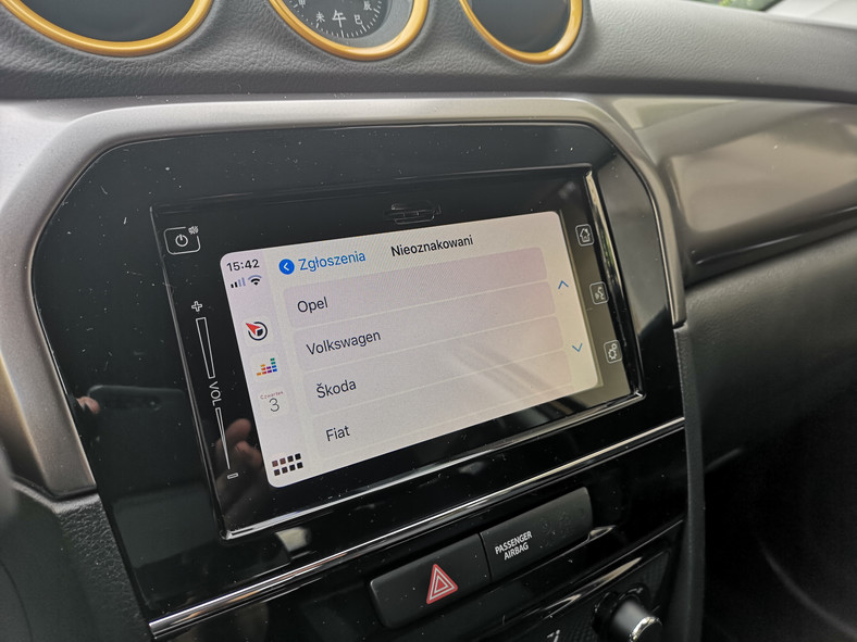 Yanosik w Apple CarPlay