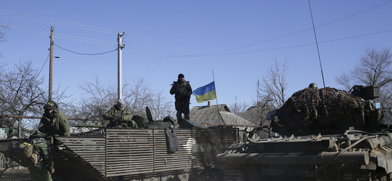Separatyści szykują się do ataku na Mariupol. Ściągają czołgi i Grady do Nowoazowska