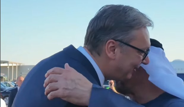 Vučić dočekao Bin Zajeda u Beogradu