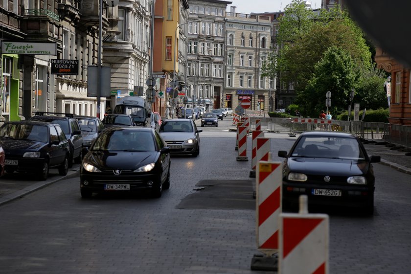 Po Trzebnickiej w jedną stronę