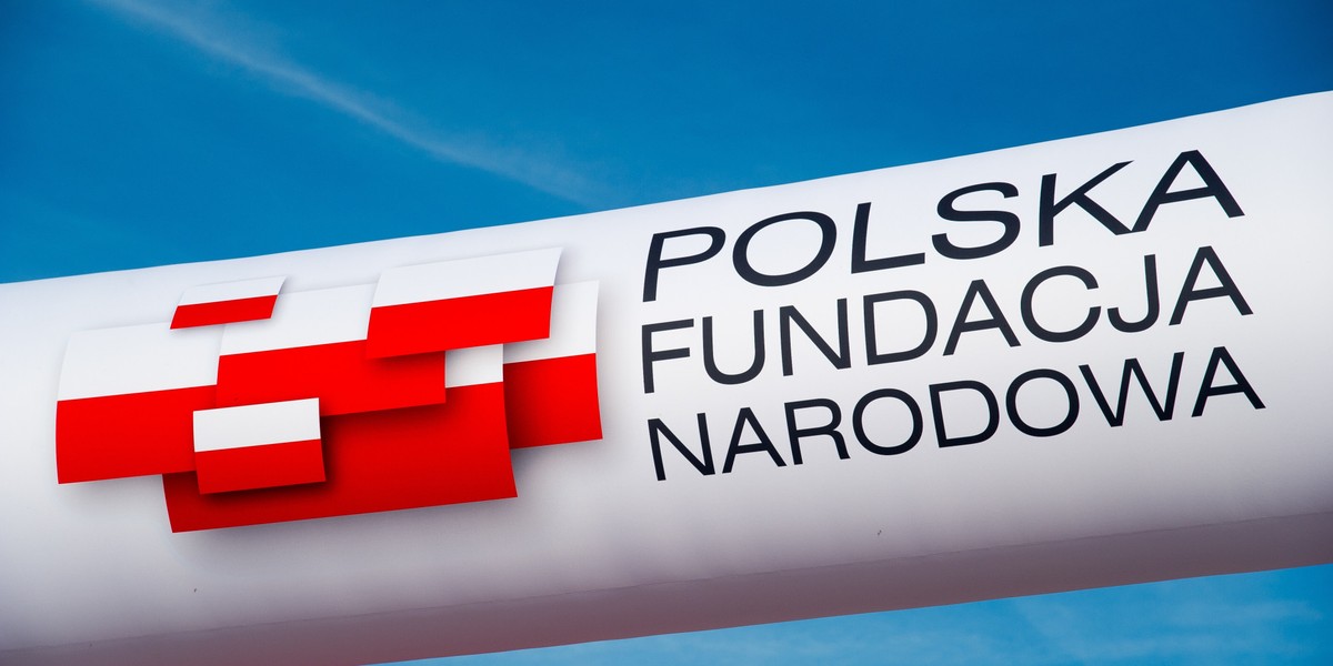 Polska Fundacja Narodowa istnieje od 2016 roku. Została utworzona z inicjatywy prezesów 17 spółek Skarbu Państwa. Jej misją jest budowa pozytywnego wizerunku Polski w kraju i za granicą.