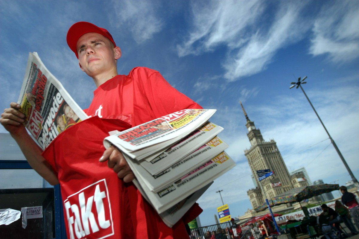 Obnośny sprzedawca gazet w Warszawie
