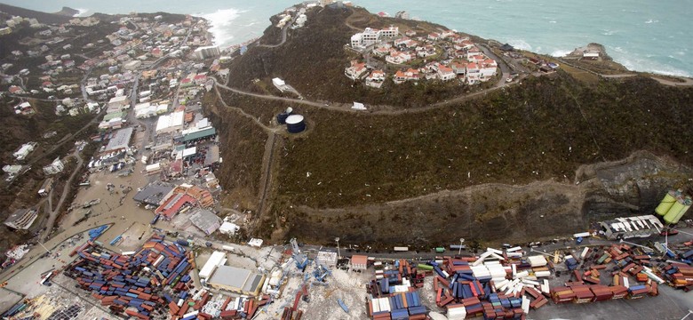 Połowa mieszkańców Barbudy bezdomna po przejściu Irmy. Skala zniszczeń na Sint Maarten ogromna. ZOBACZ ZDJĘCIA