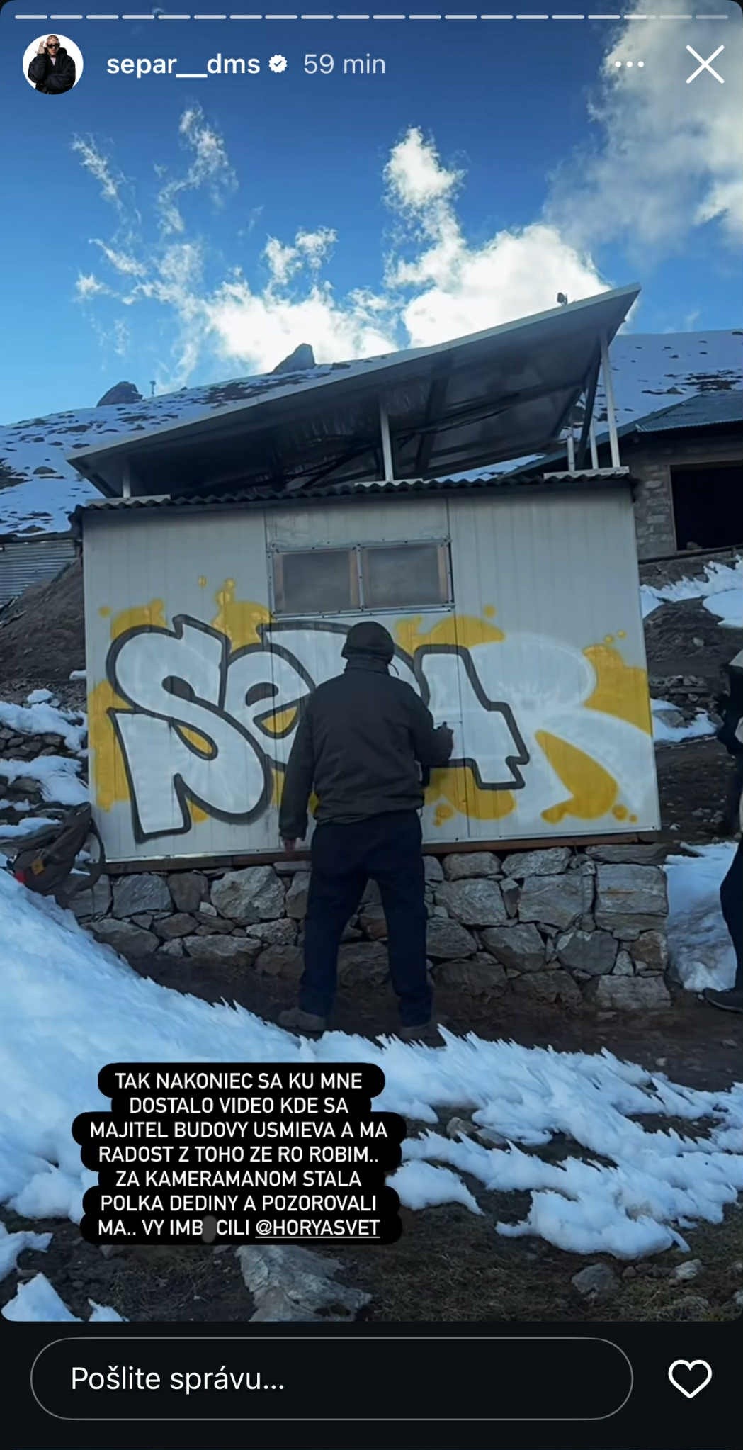 V Himalájach za sebou zanechával podpisy a tiež grafity.