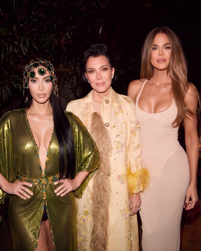 KIm Kardašijan sa majkom i sestrom Kloi