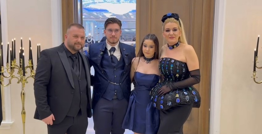 Borko Radivojević sa sinom, ćerkom i ženom