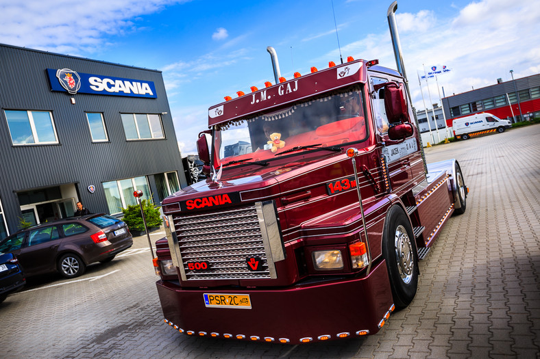 Scania 143 M