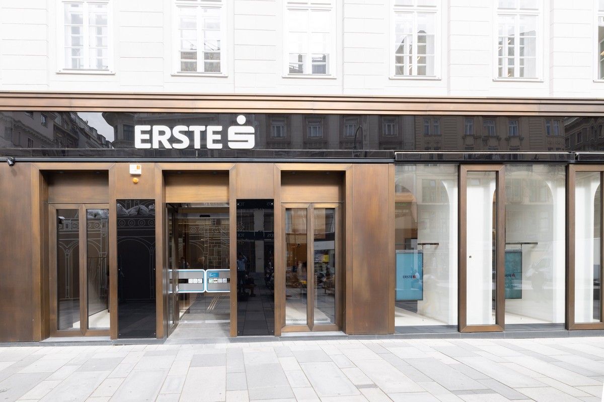 Erste Bank może zostać nowym inwestorem strategicznym Santander Bank Polska