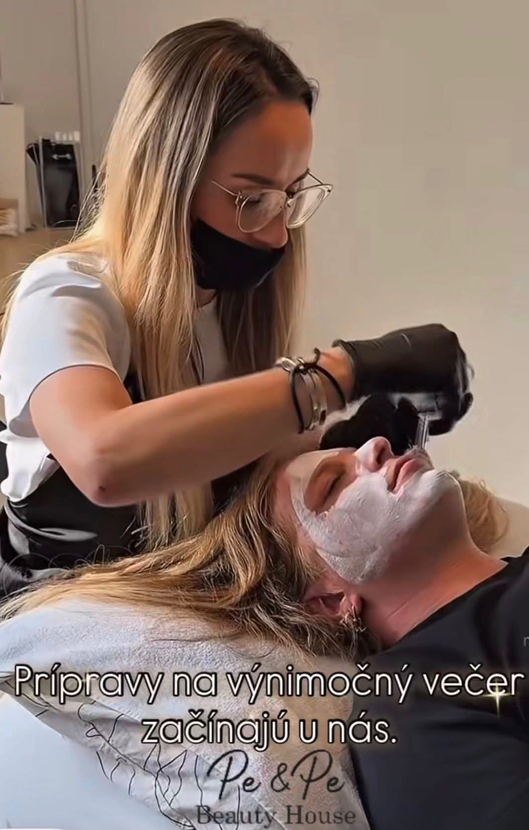 Gwen McMullen strávila príjemné chvíle v salóne krásy Pe&Pe Beauty House, ktorý vyhľadávajú aj prominenti. Majiteľka Katarína zdôrazňuje, že pre nich je každý zákazník VIP hosťom. 