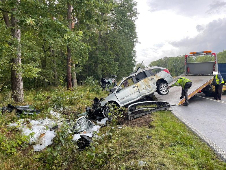 Tragiczny wpadek pod Starogardem. Służby kończą pracę.