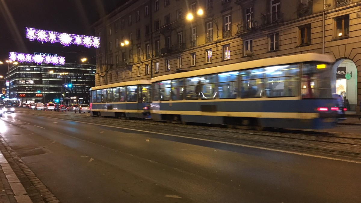 Prawdopodobnie jeszcze w tym roku, po wybudowaniu nowego torowiska na ulicy Hubskiej we Wrocławiu, zostanie przywrócona linia tramwajowa nr 16. Obecnie konsultowane są dwa warianty trasy. Mieszkańcy swoje opinie mogą przekazywać do końca lutego.