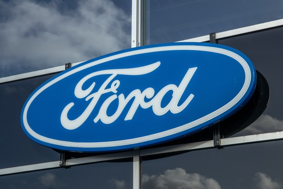 Preokret u pregovorima auto-industrije: Ford i sindikat postigli preliminarni sporazum o platama i radnim uslovima