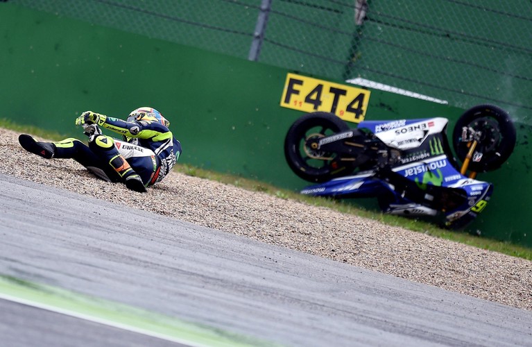 Valentino Rossi zaliczył upadek podczas treningu