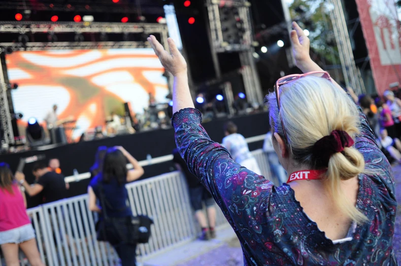 Egzit bend Bitipatibi