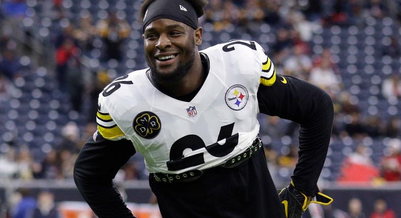 Le'Veon Bell stretches before a game against the Houston Texans.AP Photo/Michael Wyke