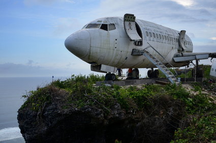 Wycofany z użytku Boeing 737 zmienia się w luksusową willę na Bali. Spójrzcie jak wygląda