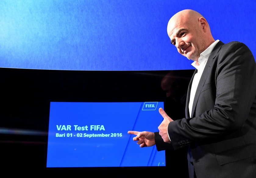 Szef FIFA zadowolony z testowania wideoweryfikacji