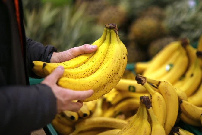 Banane sa tačkicama na kori su zdrave, ali svežinu određuje stanje drške