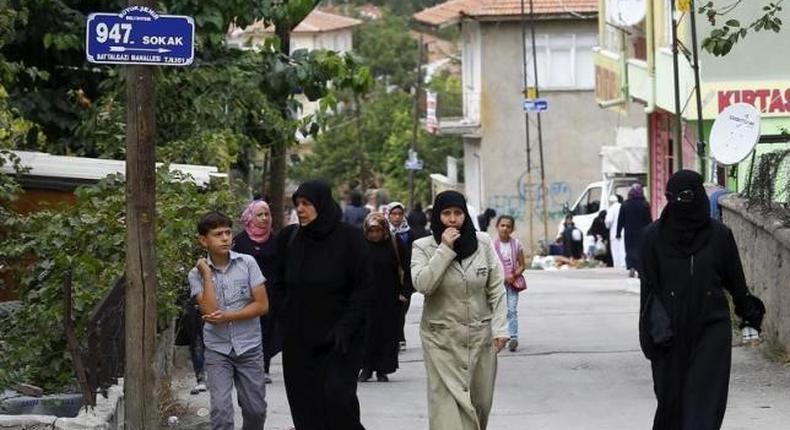 Turkey wants fresh EU funding to help tackle migration - Davutoglu