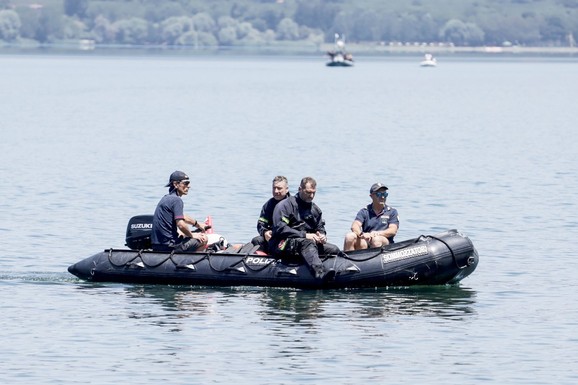 TRAGEDIJA NA JEZERU VAZDUŠNE BANJE! Suprug italijanske ministarke uskočio u vodu da se rashladi, izgovorio SAMO TRI REČI i nestao u dubini (FOTO)
