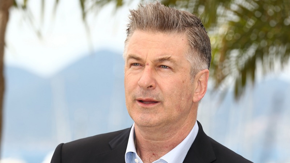 Alec Baldwin zlikwidował konto na Twitterze i zapowiedział, że nigdy więcej nie będzie już korzystał z portali społecznościowych. Gwiazdor zapowiedział również, że planuje porzucić karierę aktorską.