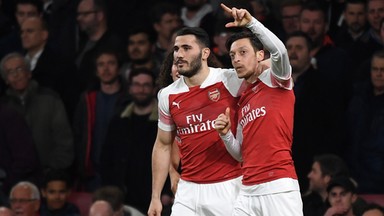 Mesut Oezil i Sead Kolasinac zaatakowani przez nożowników