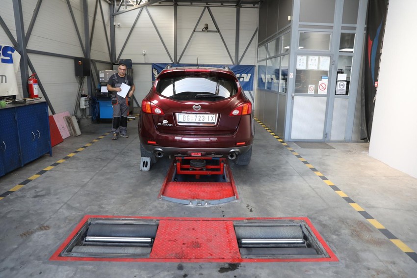 Pre početka tehničkog pregleda, vozilo se identifikuje za šta su potrebna sva dokumenta i da automobil bude čist