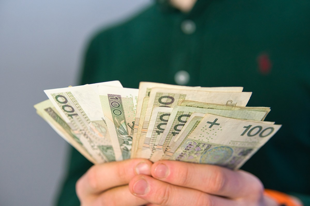 Podwyżkę dostaną nauczyciele i część pracowników sfery budżetowej