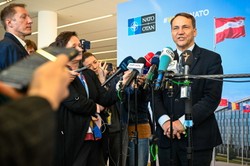 Sikorski o sposobie na pokonanie Rosji. "Nie miałaby wtedy szans"