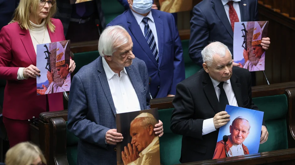 3V3k9kuTURBXy9mY2IxYTU1ZS1jYjBlLTQzZTEtY