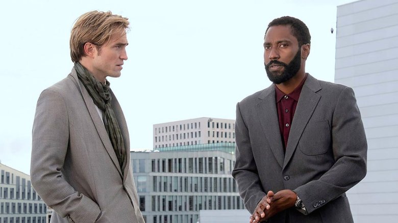 Robert Pattison i John David Washington w scenie z filmu "Tenet" 