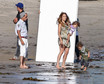 Jennifer Lopez na planie zdjęciowym do kampanii reklamowej Gucci w Malibu