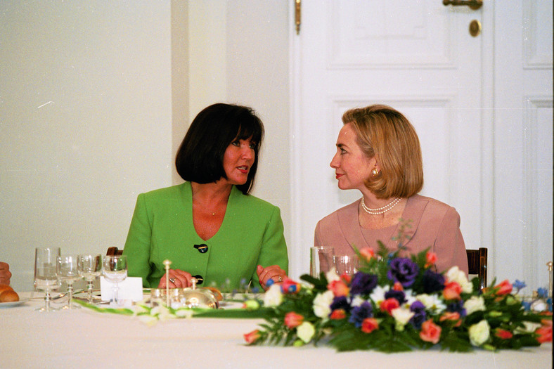 Jolanta Kwaśniewska i Hillary Clinton w 1996 r.