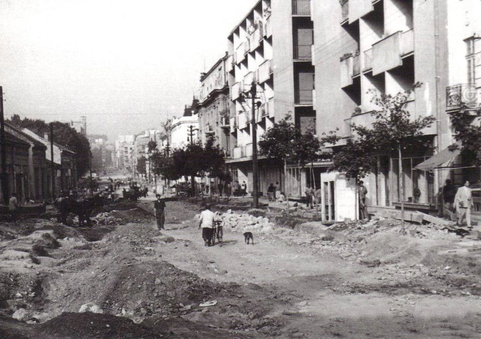 Danas i nezamislivo stanje Bulevara Despota Stefana zbog saobraćajnog kolapsa koji bi izazvalo njeno zatvaranje, bila je slika koja je na ovoj ulici mogla da se vidi početkom sedamdesetih.