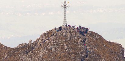 Szczyt głupoty! Turysta dał niezły popis na Giewoncie