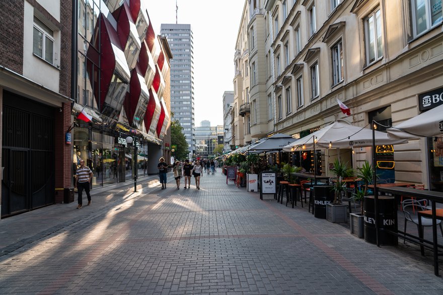 Tak dziś przedstawia się widok z pl. Pięciu Rogów w kierunku Pasażu Wiecha