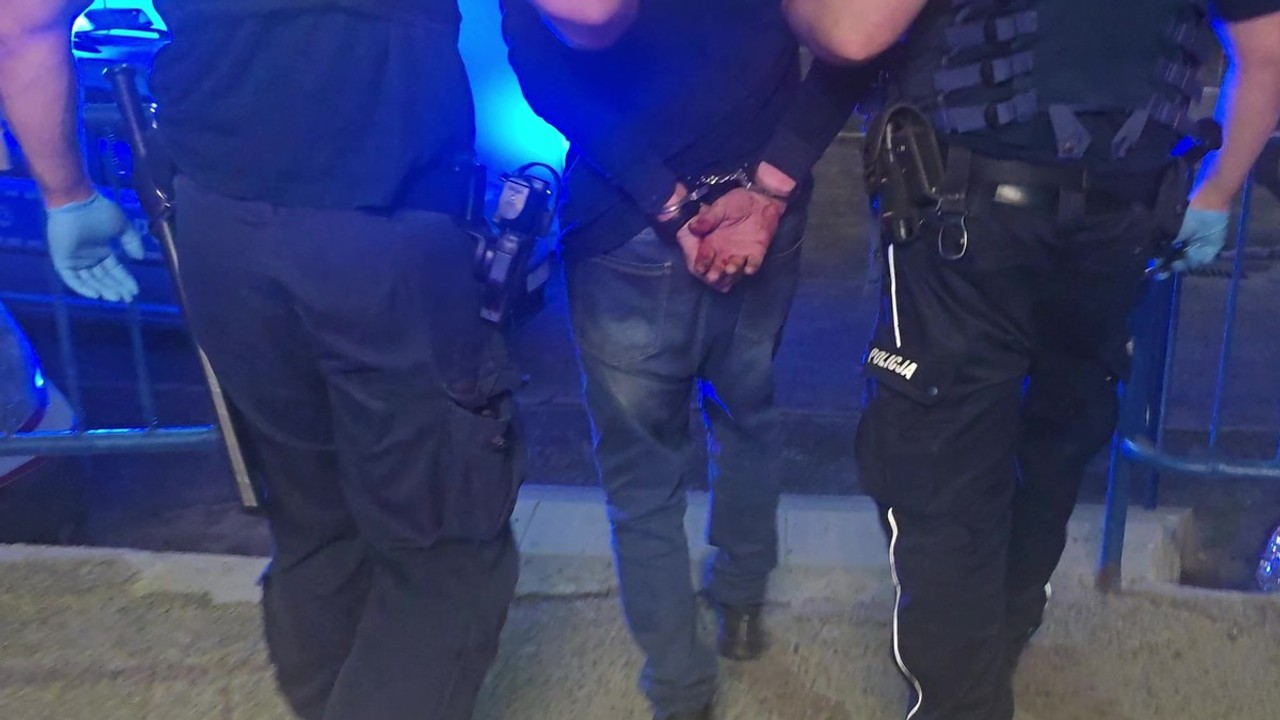 Agresywny 70-latek groził ratownikom medycznym. Czekają go poważne konsekwencje