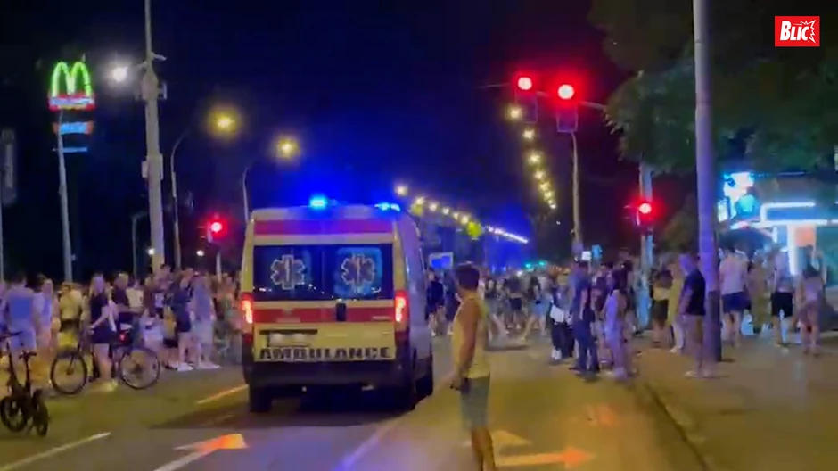 Hitna pomoć prolazi kroz blokade