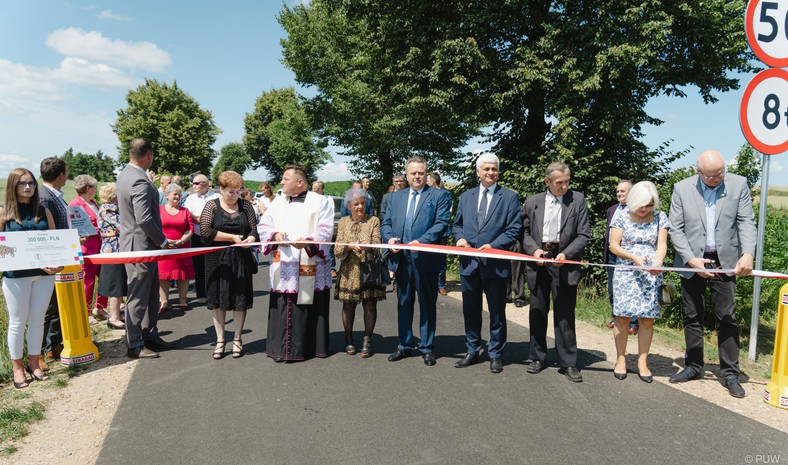 Otwarcie jednej z dróg w gminie