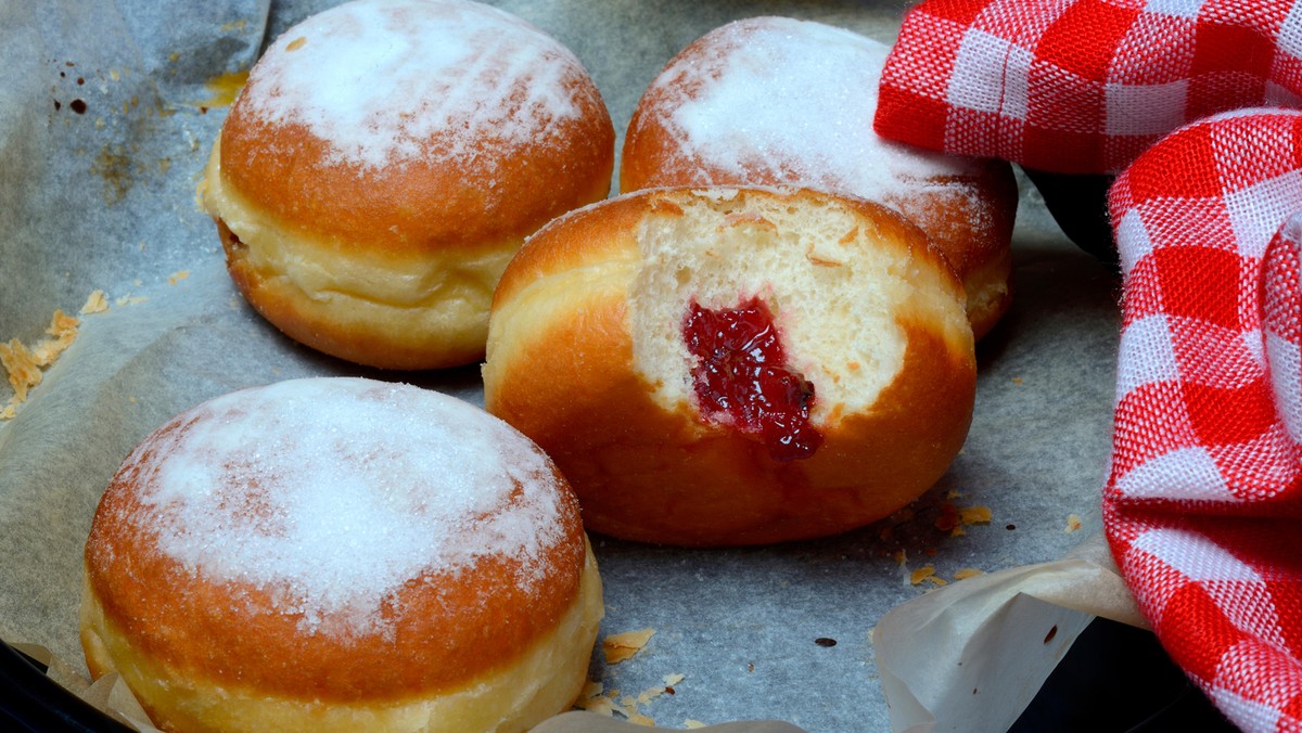 Pączki bez smażenia. Są o niebo lżejsze i zdrowsze, a równie pyszne