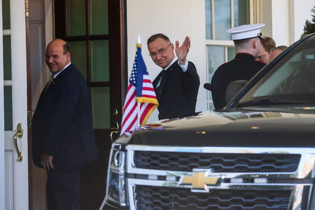 Prezydent RP Andrzej Duda udaje się na spotkanie z prezydentem USA Joe Bidenem w Białym Domu w Waszyngtonie